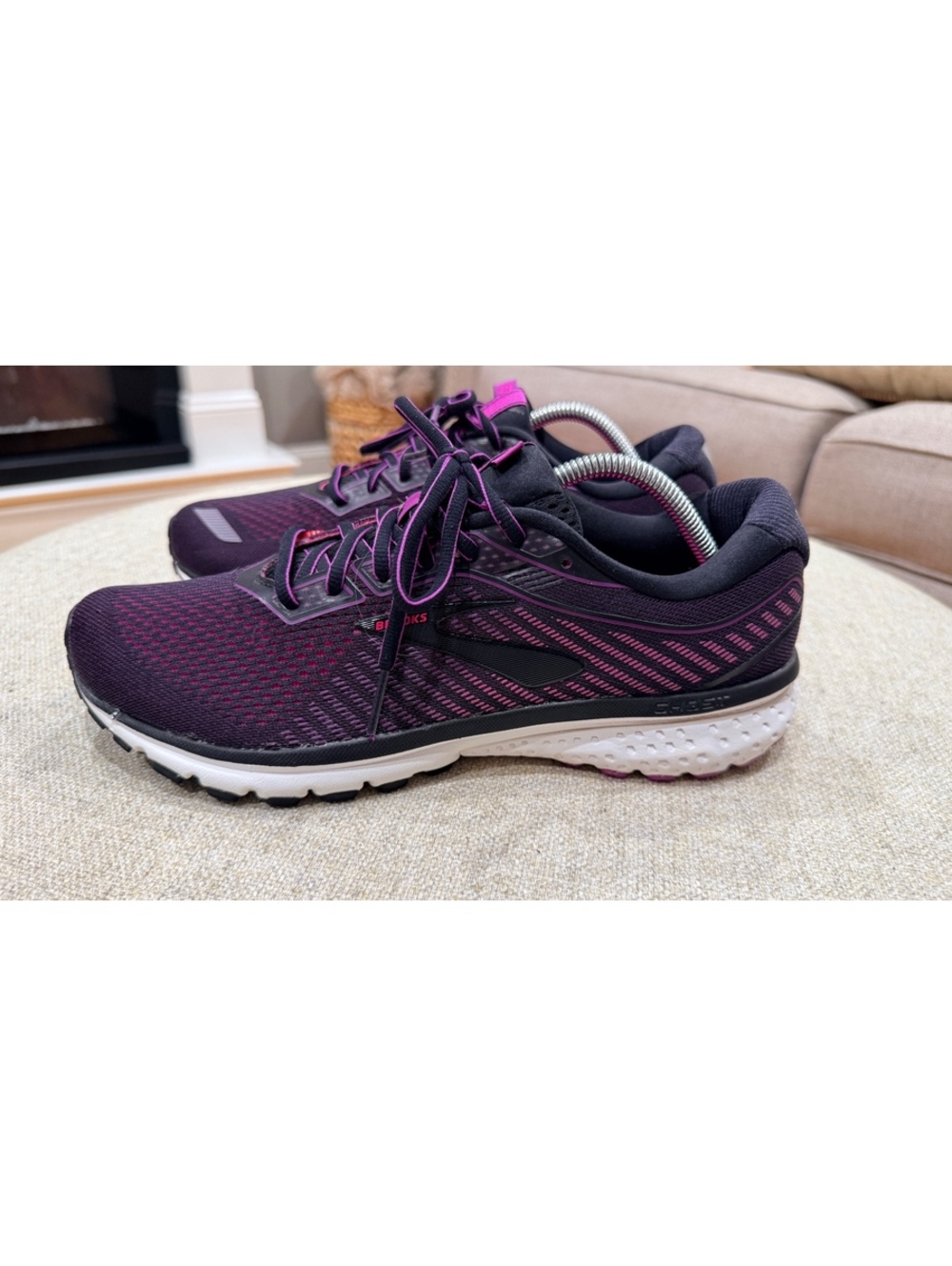 Brooks Ghost 12 Women's Running Shoes Size 12 Black and pink